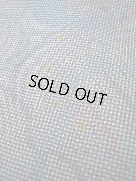 画像11: G0925T 大島紬 女性用着物 縦横紬 シルク(正絹)  薄い グレー(灰色), 幾何学模様 【中古】 【USED】 【リサイクル】 ★★★☆☆ (11)