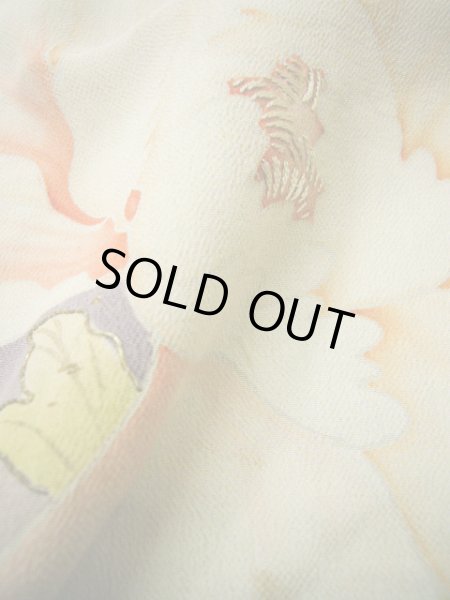 画像23: G1027A 訪問着 女児用着物 錦紗縮緬  シルク(正絹)  スモーキーな 藤, ぼたん 【中古】 【USED】 【リサイクル】 ★☆☆☆☆ (23)