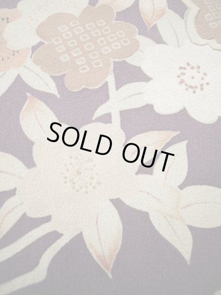 画像11: G1027L 訪問着 女性用着物 錦紗縮緬　 シルク（正絹）   藤, 桜 【中古】 【USED】 【リサイクル】 ★★☆☆☆ (11)