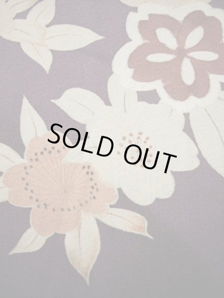 画像13: G1027L 訪問着 女性用着物 錦紗縮緬　 シルク（正絹）   藤, 桜 【中古】 【USED】 【リサイクル】 ★★☆☆☆ (13)