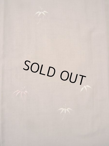 画像7: G1102Q 付下げ 女性用着物 単衣 シルク(正絹) スモーキーな 薄い ブラウン(茶色), 笹 【中古】 【USED】 【リサイクル】 ★★★☆☆ (7)