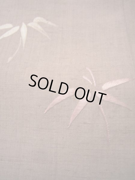 画像12: G1102Q 付下げ 女性用着物 単衣 シルク(正絹) スモーキーな 薄い ブラウン(茶色), 笹 【中古】 【USED】 【リサイクル】 ★★★☆☆ (12)