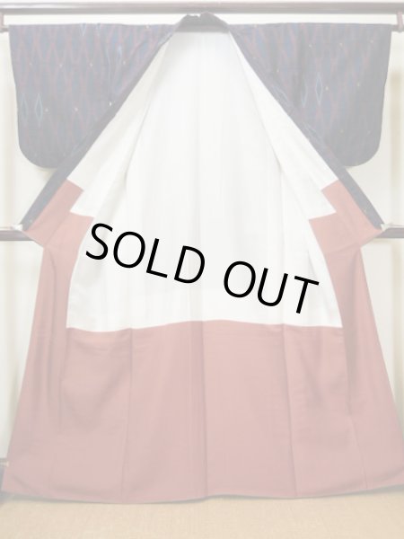 画像2: G1105A 紬 女性用着物  シルク(正絹)   ネイビー(紺), 亀甲 【中古】 【USED】 【リサイクル】 ★★★☆☆ (2)