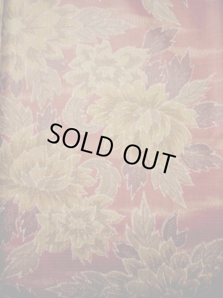 画像3: G1105W 大島紬 女性用着物 縦横紬 シルク(正絹) スモーキーな 薄い 赤, 花 【中古】 【USED】 【リサイクル】 ★★★☆☆ (3)