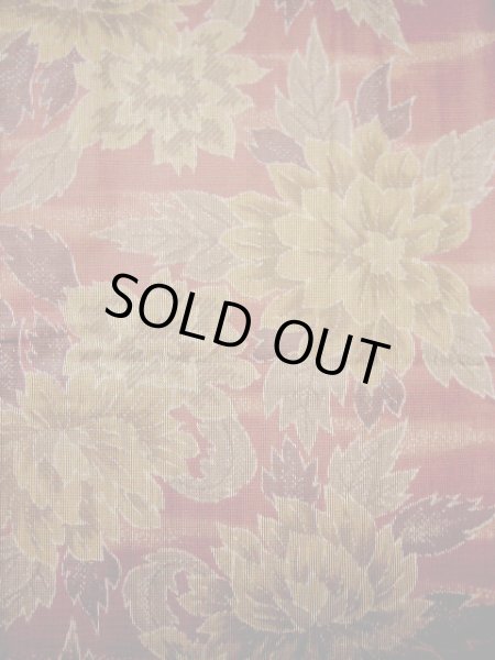 画像4: G1105W 大島紬 女性用着物 縦横紬 シルク(正絹) スモーキーな 薄い 赤, 花 【中古】 【USED】 【リサイクル】 ★★★☆☆ (4)