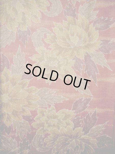 画像5: G1105W 大島紬 女性用着物 縦横紬 シルク(正絹) スモーキーな 薄い 赤, 花 【中古】 【USED】 【リサイクル】 ★★★☆☆ (5)