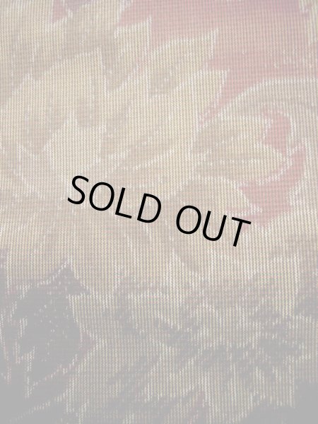 画像8: G1105W 大島紬 女性用着物 縦横紬 シルク(正絹) スモーキーな 薄い 赤, 花 【中古】 【USED】 【リサイクル】 ★★★☆☆ (8)