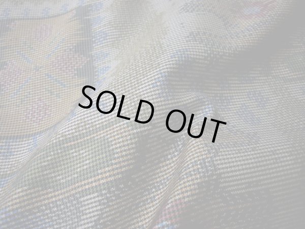 画像10: G1105X 大島紬 女性用着物 横双紬 シルク（正絹）   グレー（灰色）, 抽象的模様 【中古】 【USED】 【リサイクル】 ★★★★★ (10)