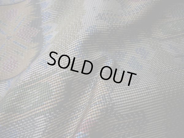 画像11: G1105X 大島紬 女性用着物 横双紬 シルク（正絹）   グレー（灰色）, 抽象的模様 【中古】 【USED】 【リサイクル】 ★★★★★ (11)