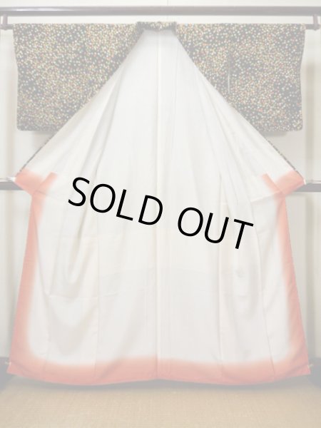 画像2: G1110J 小紋 女性用着物  シルク（正絹）   黒, 花 【中古】 【USED】 【リサイクル】 ★★★★☆ (2)