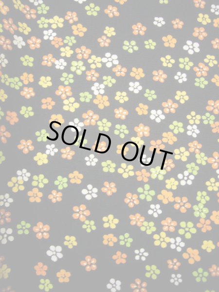 画像6: G1110J 小紋 女性用着物  シルク（正絹）   黒, 花 【中古】 【USED】 【リサイクル】 ★★★★☆ (6)