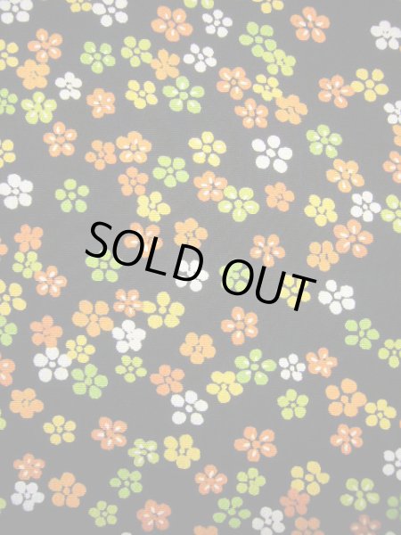 画像9: G1110J 小紋 女性用着物  シルク（正絹）   黒, 花 【中古】 【USED】 【リサイクル】 ★★★★☆ (9)