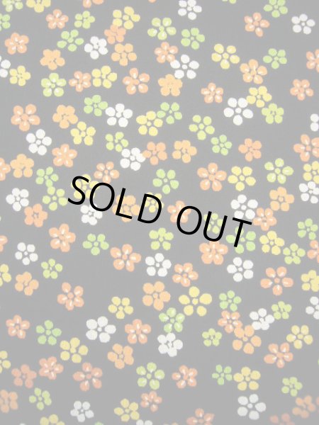 画像10: G1110J 小紋 女性用着物  シルク（正絹）   黒, 花 【中古】 【USED】 【リサイクル】 ★★★★☆ (10)