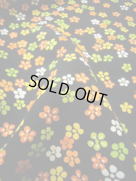 画像12: G1110J 小紋 女性用着物  シルク（正絹）   黒, 花 【中古】 【USED】 【リサイクル】 ★★★★☆ (12)