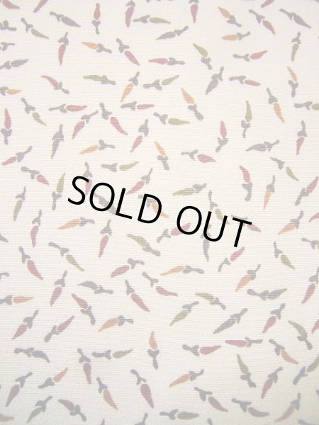 画像6: H0308O 小紋 女性用着物  シルク(正絹)  クリーミーな オフ ホワイト, とうがらし 【中古】 【USED】 【リサイクル】 ★★★☆☆ (6)