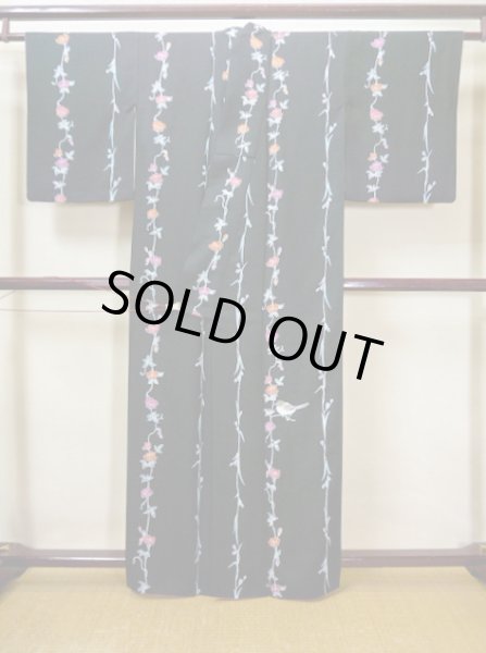 画像2: H0308Y 小紋 女性用着物  シルク（正絹）   黒, バラ 【中古】 【USED】 【リサイクル】 ★★★★☆ (2)