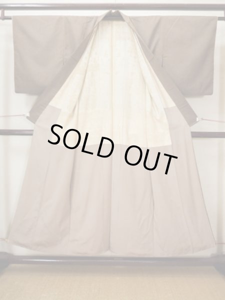 画像2: H0714N 織 女性用着物  混 クリーミーな 薄い ブラウン（茶色）, 縞 【中古】 【USED】 【リサイクル】 ★★★☆☆ (2)