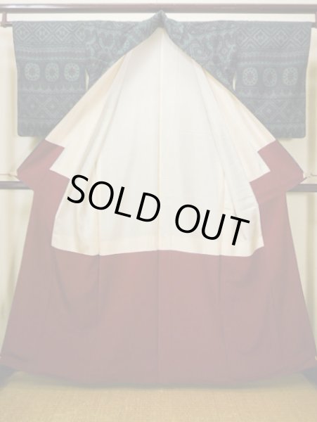 画像2: H0728O 紬 女性用着物  シルク（正絹） スモーキーな 緑がかった 黒, 幾何学模様 【中古】 【USED】 【リサイクル】 ★★★☆☆ (2)