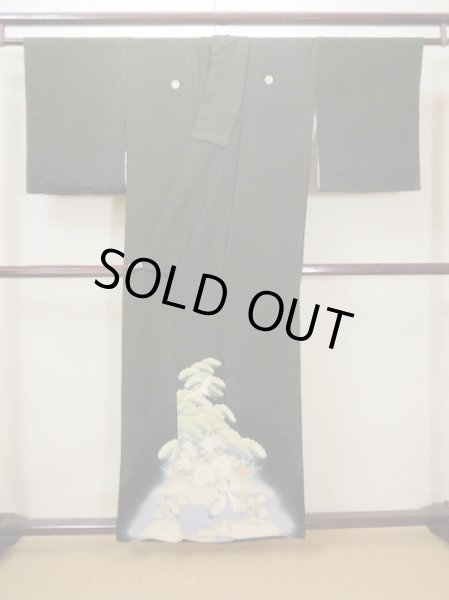 画像3: H0929J 留袖 女性用着物 家紋:唐花 シルク(正絹)   黒, ぼたん 【中古】 【USED】 【リサイクル】 ★★★☆☆ (3)