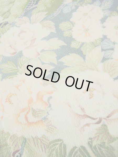 画像7: H0929J 留袖 女性用着物 家紋:唐花 シルク(正絹)   黒, ぼたん 【中古】 【USED】 【リサイクル】 ★★★☆☆ (7)