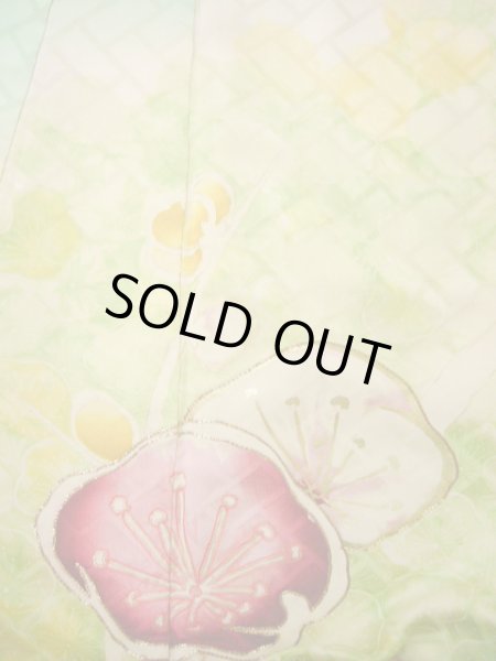 画像5: H1025D 振袖 女性用着物  シルク（正絹）  薄い イエロー（黄色）, 梅 淡い【中古】 【USED】 【リサイクル】 ★★☆☆☆ (5)