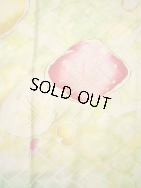 画像8: H1025D 振袖 女性用着物  シルク（正絹）  薄い イエロー（黄色）, 梅 淡い【中古】 【USED】 【リサイクル】 ★★☆☆☆ (8)