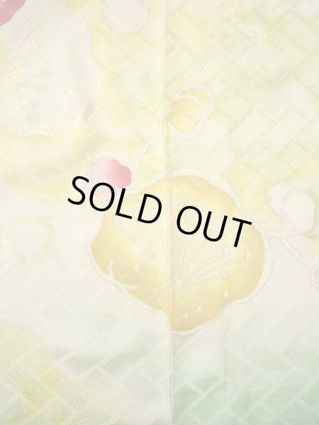 画像10: H1025D 振袖 女性用着物  シルク（正絹）  薄い イエロー（黄色）, 梅 淡い【中古】 【USED】 【リサイクル】 ★★☆☆☆ (10)