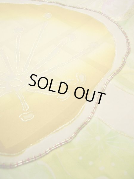 画像14: H1025D 振袖 女性用着物  シルク（正絹）  薄い イエロー（黄色）, 梅 淡い【中古】 【USED】 【リサイクル】 ★★☆☆☆ (14)