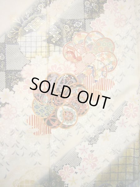 画像6: H1025K 振袖 女性用着物  シルク(正絹) 淡い 青みのある グレー(灰色), 桜 【中古】 【USED】 【リサイクル】 ★★★★☆ (6)