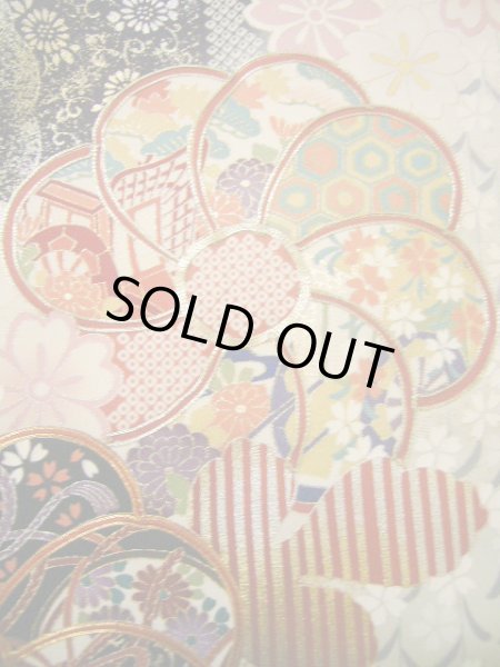 画像16: H1025K 振袖 女性用着物  シルク(正絹) 淡い 青みのある グレー(灰色), 桜 【中古】 【USED】 【リサイクル】 ★★★★☆ (16)