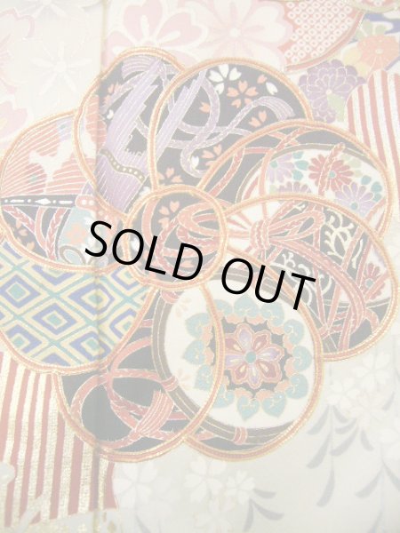 画像17: H1025K 振袖 女性用着物  シルク(正絹) 淡い 青みのある グレー(灰色), 桜 【中古】 【USED】 【リサイクル】 ★★★★☆ (17)