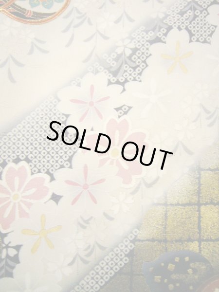 画像18: H1025K 振袖 女性用着物  シルク(正絹) 淡い 青みのある グレー(灰色), 桜 【中古】 【USED】 【リサイクル】 ★★★★☆ (18)