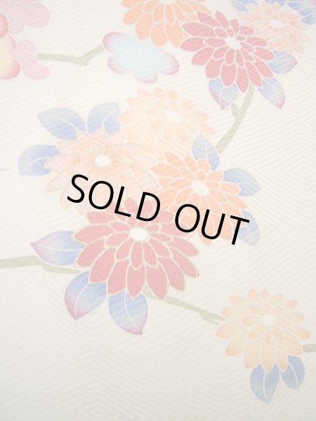 画像16: H1025N 振袖 女性用着物  シルク(正絹)  シャイニーな オフ ホワイト, ぼたん 【中古】 【USED】 【リサイクル】 ★★★☆☆ (16)