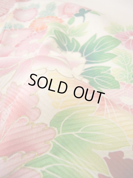 画像25: H1025N 振袖 女性用着物  シルク(正絹)  シャイニーな オフ ホワイト, ぼたん 【中古】 【USED】 【リサイクル】 ★★★☆☆ (25)