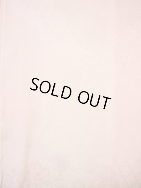 画像4: H1117D じゅばん 女性用着物 振袖用 シルク(正絹) シャイニーな 淡い ピンク, 菊 【中古】 【USED】 【リサイクル】 ★★★★☆ (4)