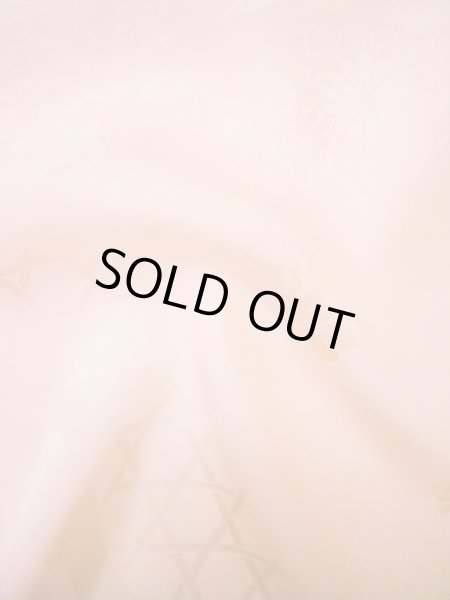 画像10: H1117D じゅばん 女性用着物 振袖用 シルク(正絹) シャイニーな 淡い ピンク, 菊 【中古】 【USED】 【リサイクル】 ★★★★☆ (10)