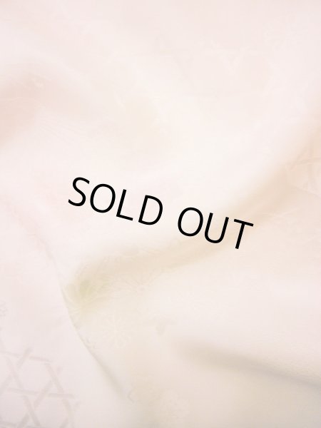 画像11: H1117D じゅばん 女性用着物 振袖用 シルク(正絹) シャイニーな 淡い ピンク, 菊 【中古】 【USED】 【リサイクル】 ★★★★☆ (11)