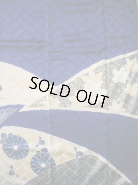 画像9: I0107L 振袖 女性用着物  シルク（正絹）   青, 花 シャイニーな【中古】 【USED】 【リサイクル】 ★★★★☆ (9)