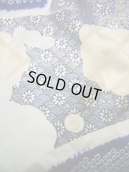 画像12: I0107L 振袖 女性用着物  シルク（正絹）   青, 花 シャイニーな【中古】 【USED】 【リサイクル】 ★★★★☆ (12)