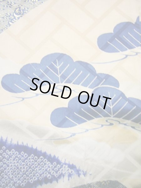 画像15: I0107L 振袖 女性用着物  シルク（正絹）   青, 花 シャイニーな【中古】 【USED】 【リサイクル】 ★★★★☆ (15)