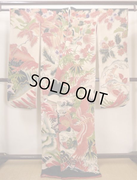 画像3: I0107T 振袖 女性用着物 明治時代 シルク（正絹）  スモーキーな オフ　ホワイト, 孔雀 【中古】 【USED】 【リサイクル】 ★☆☆☆☆ (3)