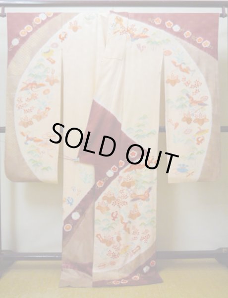 画像3: I0207H 振袖 女性用着物 取方小袖小宝 シルク（正絹）  淡い ピンク, 宝づくし 茶色がかった【中古】 【USED】 【リサイクル】 ★★★★☆ (3)