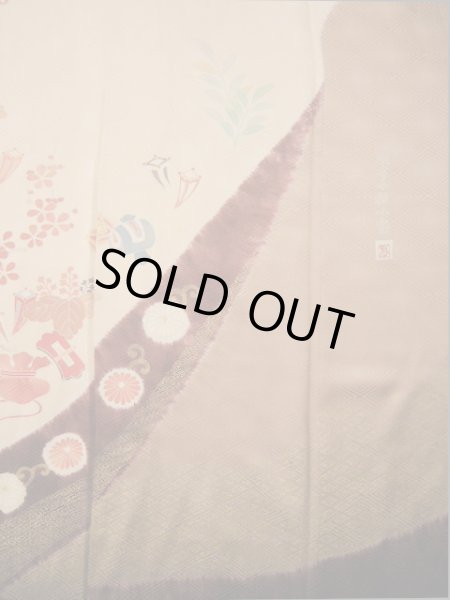 画像10: I0207H 振袖 女性用着物 取方小袖小宝 シルク（正絹）  淡い ピンク, 宝づくし 茶色がかった【中古】 【USED】 【リサイクル】 ★★★★☆ (10)