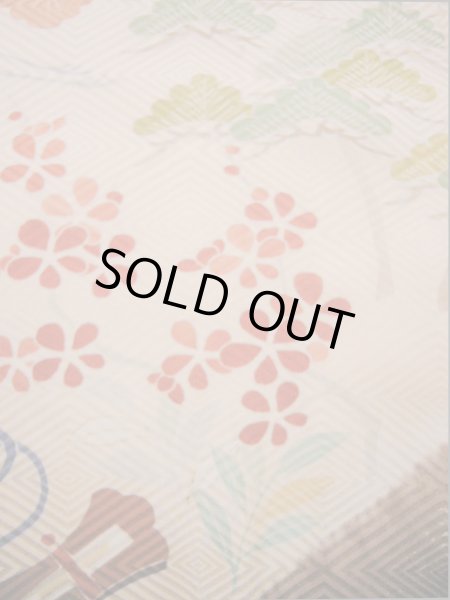 画像18: I0207H 振袖 女性用着物 取方小袖小宝 シルク（正絹）  淡い ピンク, 宝づくし 茶色がかった【中古】 【USED】 【リサイクル】 ★★★★☆ (18)