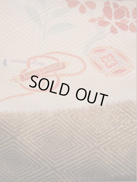 画像20: I0207H 振袖 女性用着物 取方小袖小宝 シルク（正絹）  淡い ピンク, 宝づくし 茶色がかった【中古】 【USED】 【リサイクル】 ★★★★☆ (20)