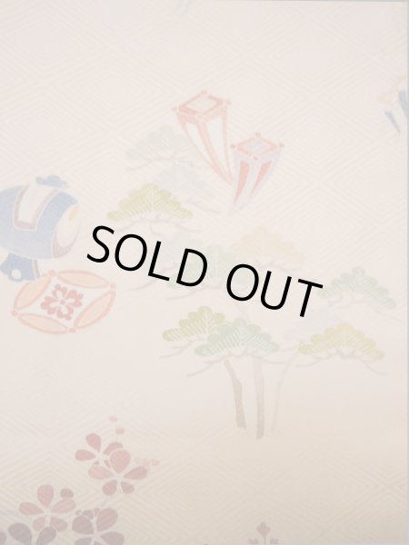 画像23: I0207H 振袖 女性用着物 取方小袖小宝 シルク（正絹）  淡い ピンク, 宝づくし 茶色がかった【中古】 【USED】 【リサイクル】 ★★★★☆ (23)