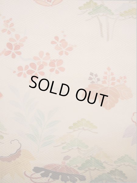 画像24: I0207H 振袖 女性用着物 取方小袖小宝 シルク（正絹）  淡い ピンク, 宝づくし 茶色がかった【中古】 【USED】 【リサイクル】 ★★★★☆ (24)