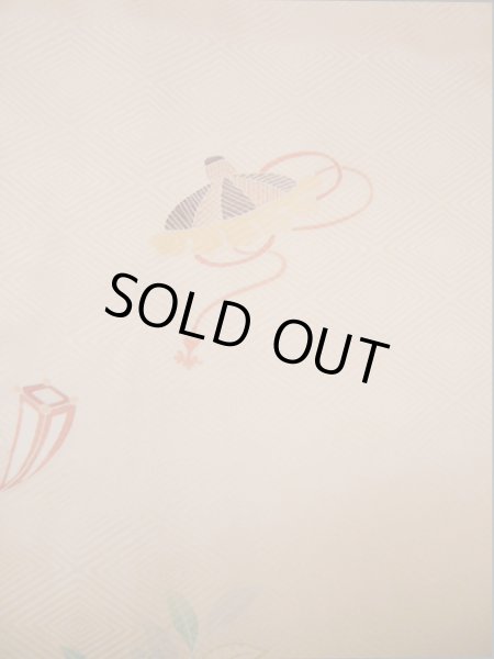 画像26: I0207H 振袖 女性用着物 取方小袖小宝 シルク（正絹）  淡い ピンク, 宝づくし 茶色がかった【中古】 【USED】 【リサイクル】 ★★★★☆ (26)