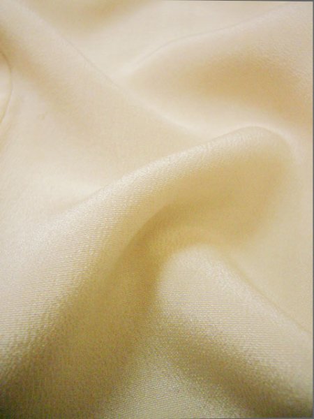 画像6: I0207L じゅばん 女性用着物  シルク(正絹)  スモーキーな オフ ホワイト,  【中古】 【USED】 【リサイクル】 ★★☆☆☆ (6)