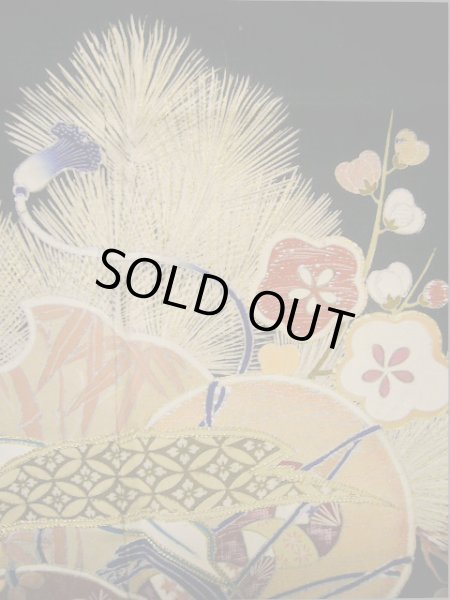 画像9: I0207M 留袖 女性用着物  シルク（正絹）   黒, 松/松葉 【中古】 【USED】 【リサイクル】 ★★☆☆☆ (9)